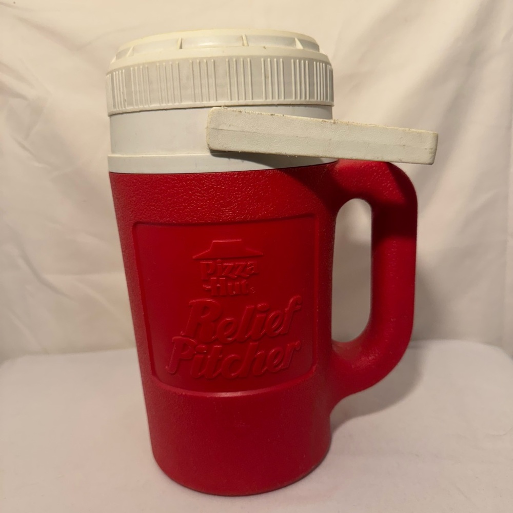 1989 Red Pizza Hut Promo Igloo Relief Pitcher Half Gallon Water/Beverage‎ Jug